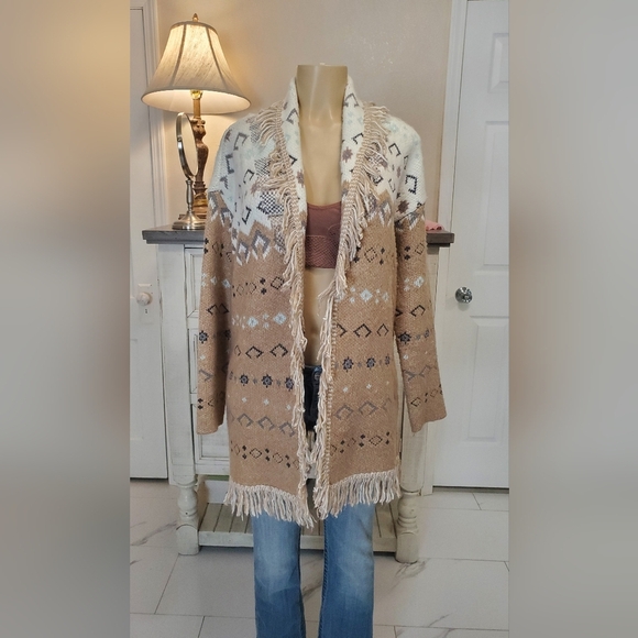 Lucky Brand Size s/p Women's Tan Patterned Sweater Doesn't Come With Belt - Picture 3 of 11